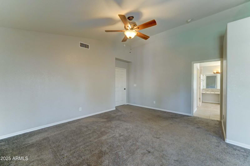 1119 e SouthShore Dr-25