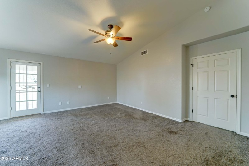 1119 e SouthShore Dr-26