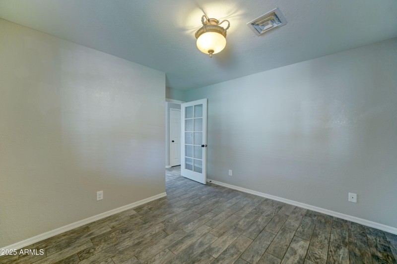 1119 e SouthShore Dr-38