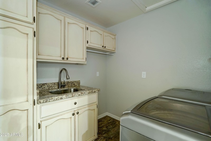 1119 e SouthShore Dr-39