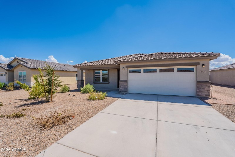 1621 W Laguna Dr
