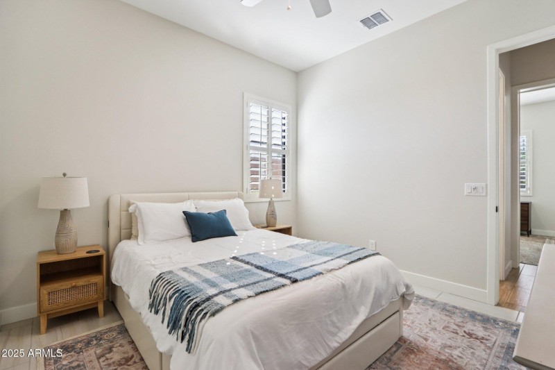 31-web-or-mls-W Marshall Ave-S1009-031