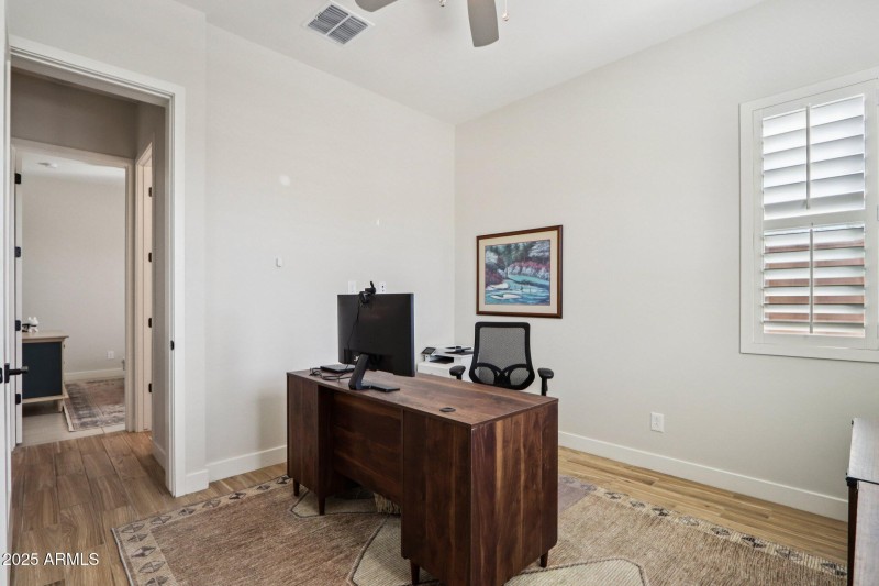 34-web-or-mls-W Marshall Ave-S1009-034