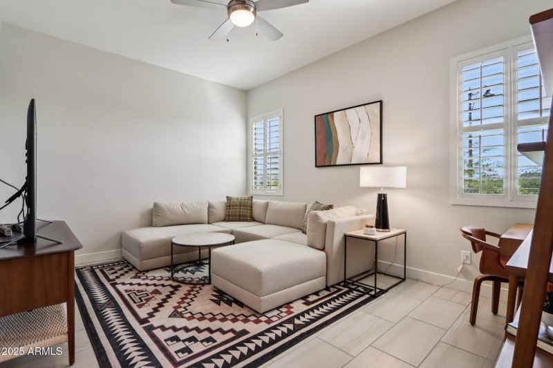 39-web-or-mls-W Marshall Ave-S1009-039