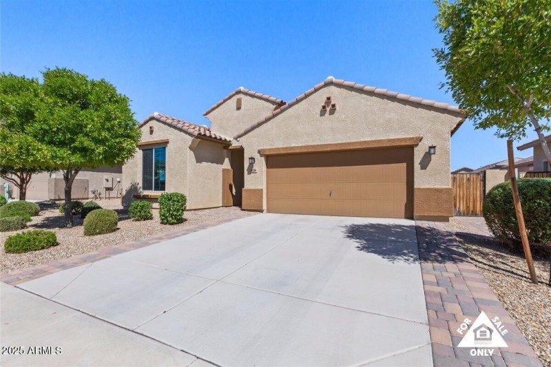 04-18216 W Foothill Dr