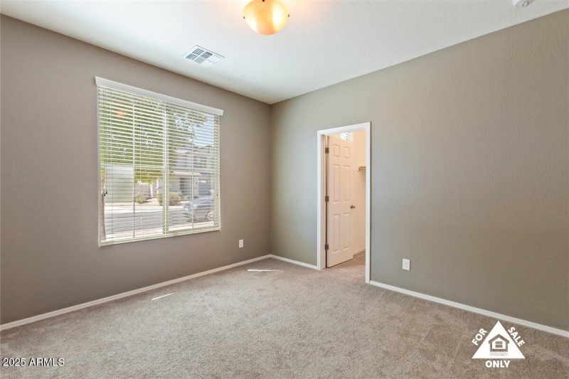 08-18216 W Foothill Dr