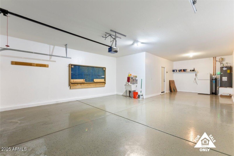 34-18216 W Foothill Dr