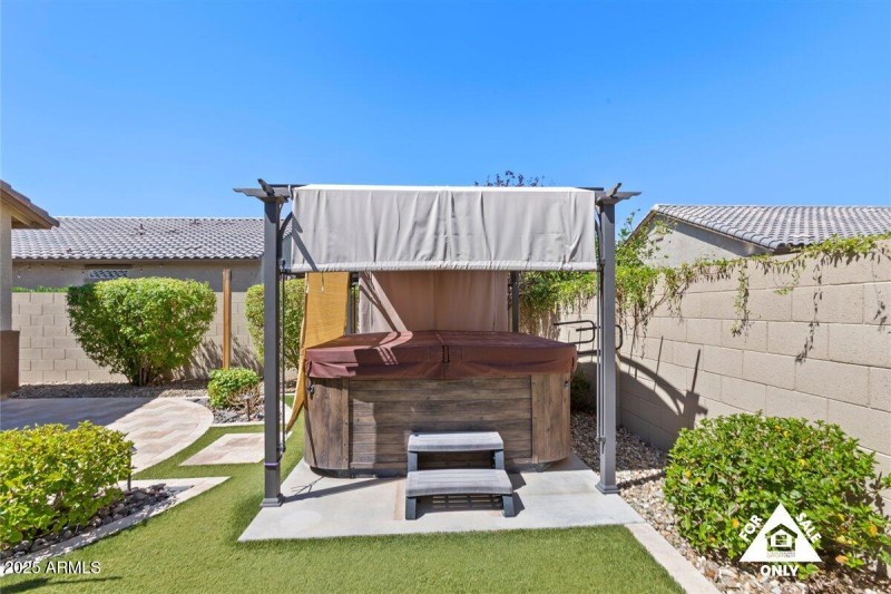 38-18216 W Foothill Dr