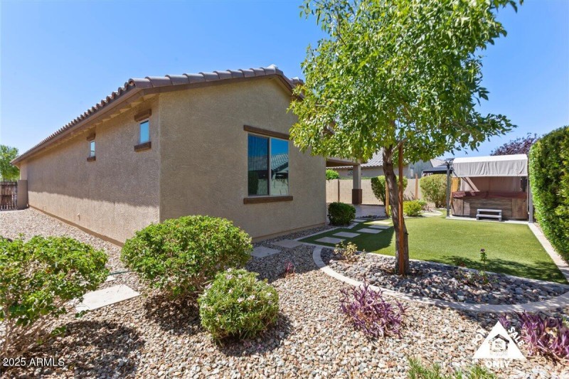 39-18216 W Foothill Dr