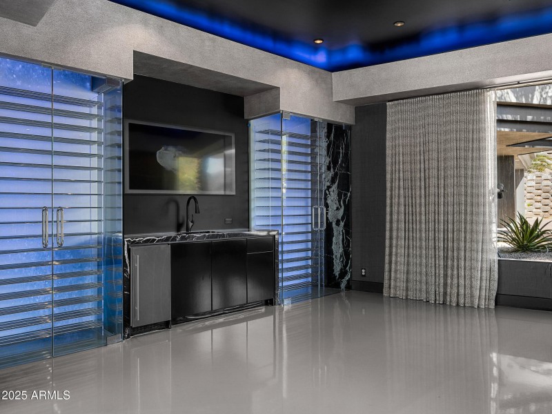 entertainment lounge