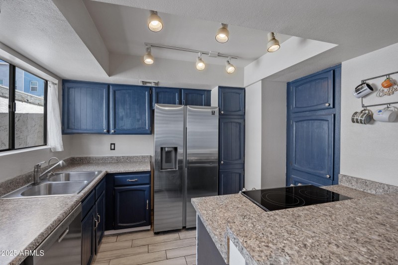 3411 N 12th Pl #3-12