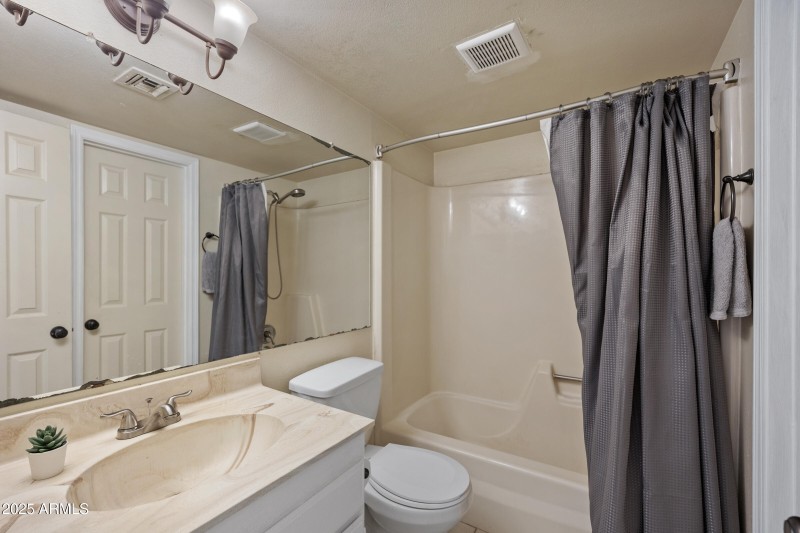 3411 N 12th Pl #3-21