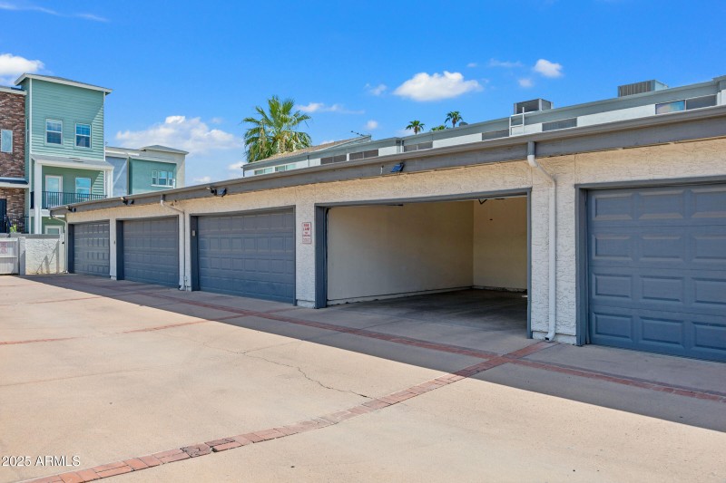 3411 N 12th Pl #3-32