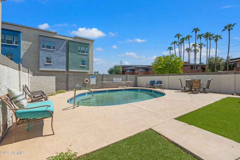 3411 N 12th Pl #3-33