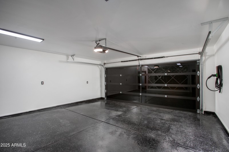 2 CAR GARAGE