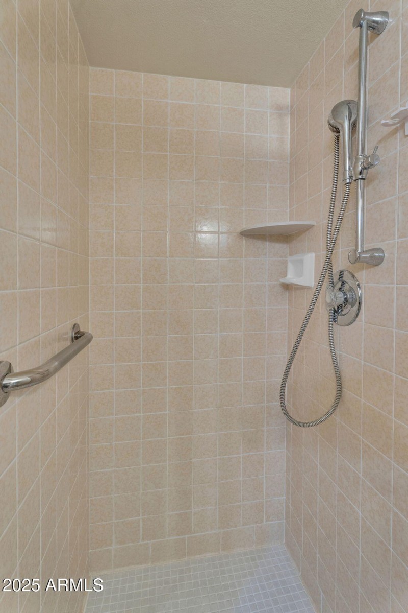 15-web-or-mls-Capri-17