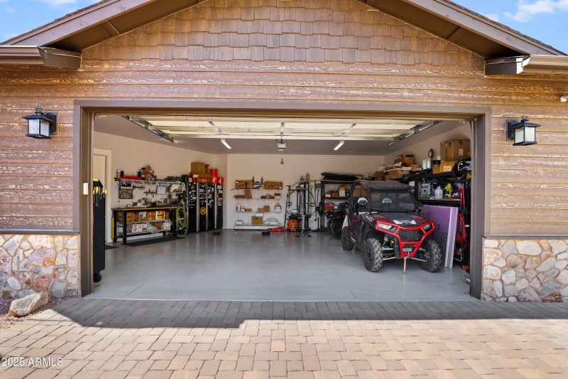 Large 2-Car Garage