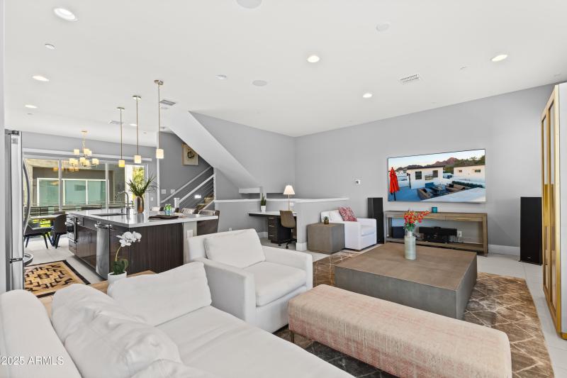 1717 E Morten Ave #62-4