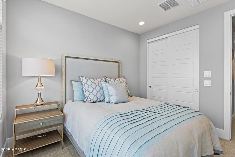 1717 E Morten Ave #62-23