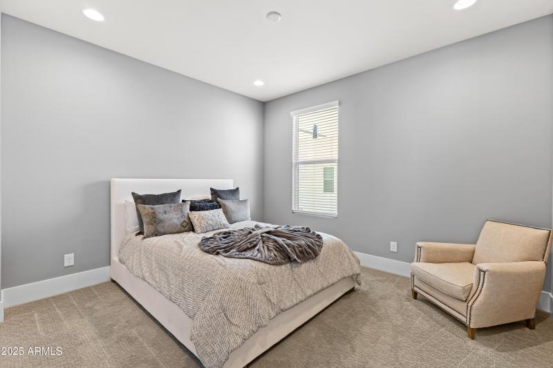 1717 E Morten Ave #62-24