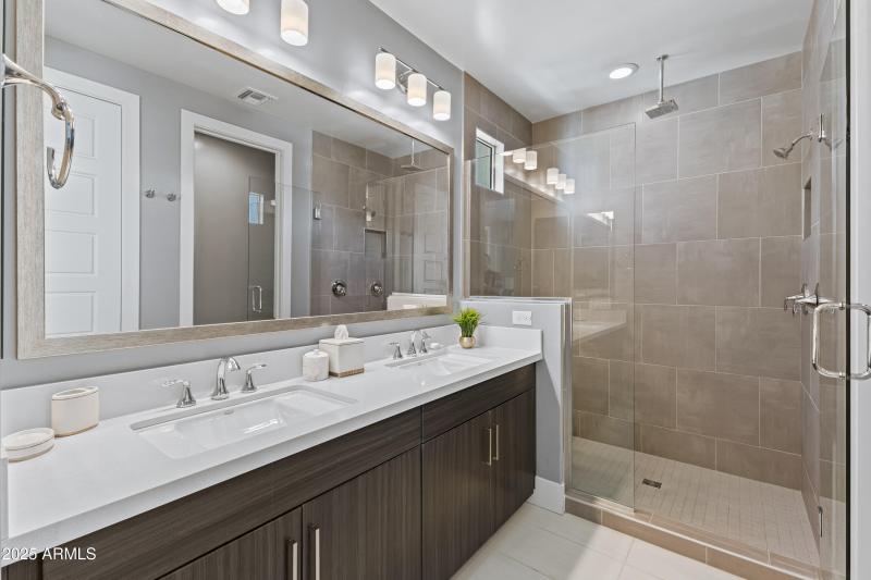 1717 E Morten Ave #62-32