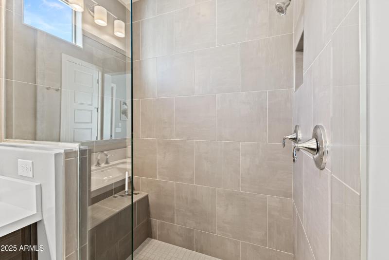 1717 E Morten Ave #62-34