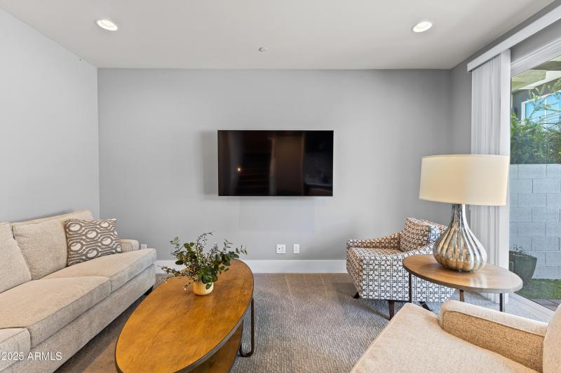 1717 E Morten Ave #62-39