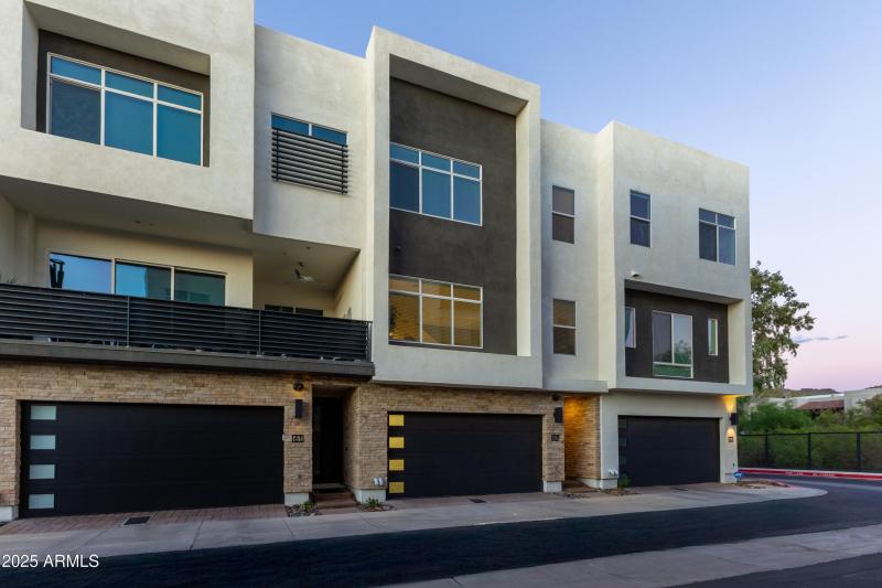 1717 E Morten Ave #62-56