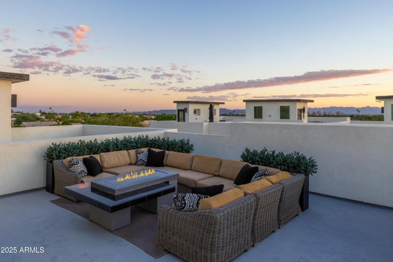 1717 E Morten Ave #62-58