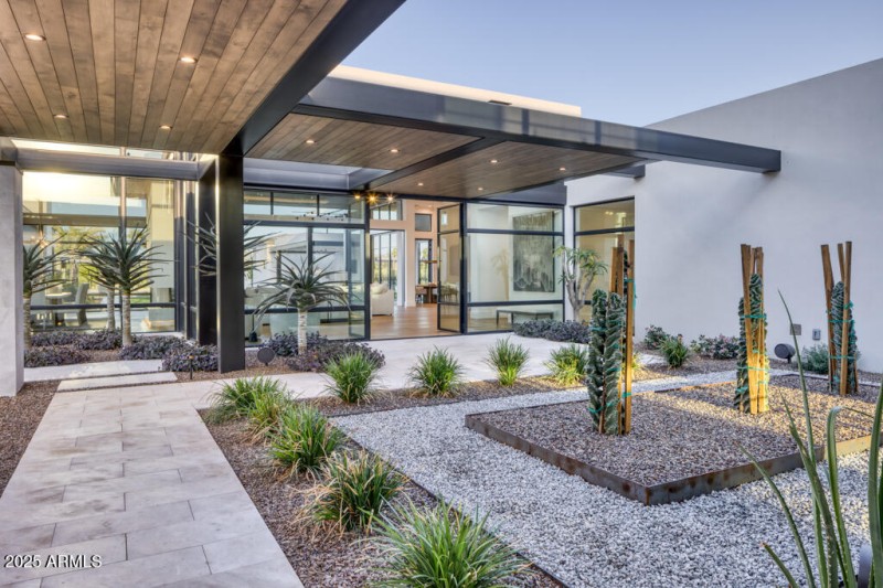 Entry Down Long Pathway