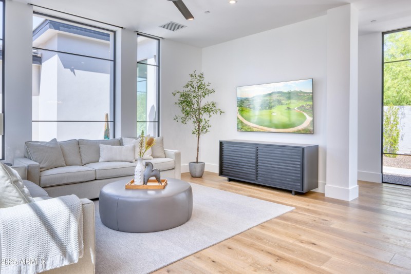 Separate Guest House w/Garage