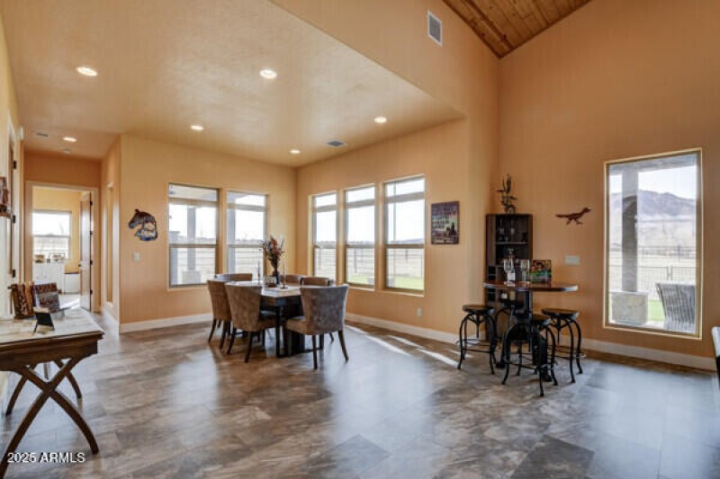 Spacious Dining Area