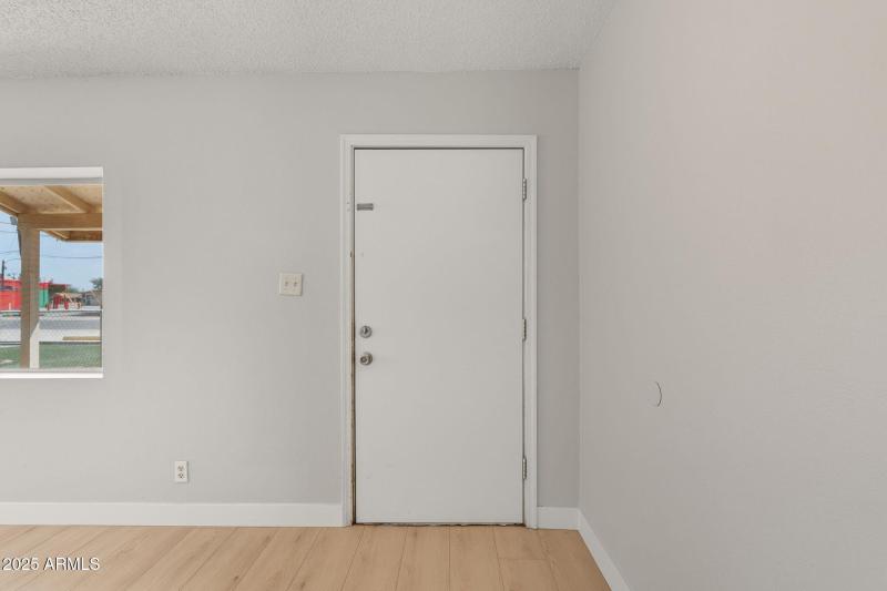 7-web-or-mls-Lincoln-7