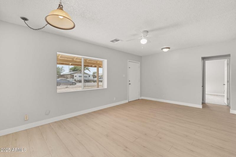 11-web-or-mls-Lincoln-11