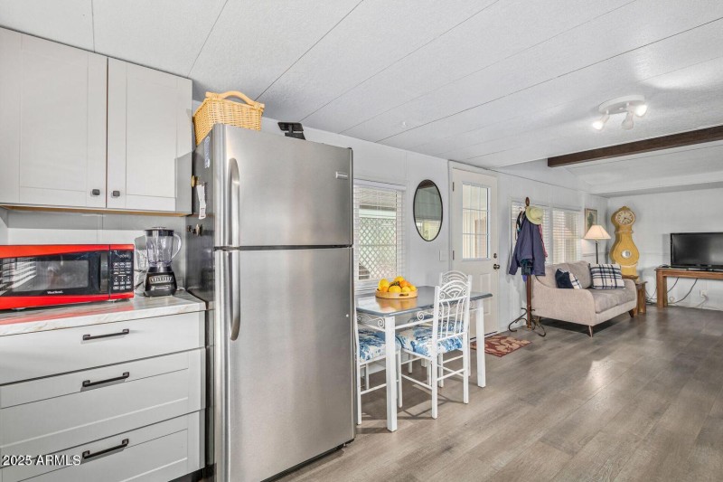 20230302085640788557000000-o