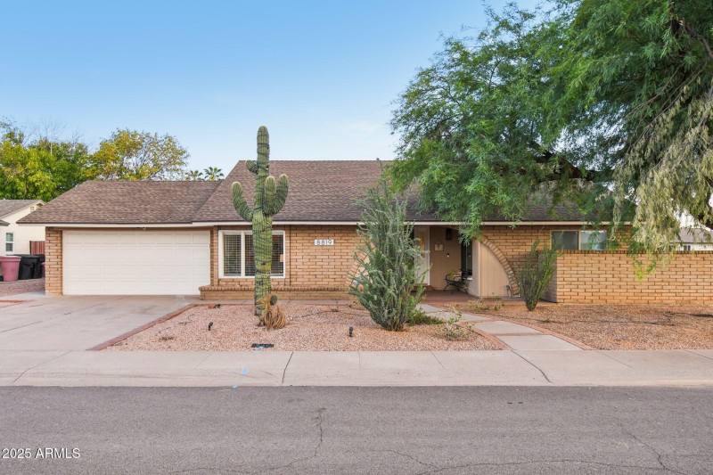 1-web-or-mls-E Altadena Ave-001