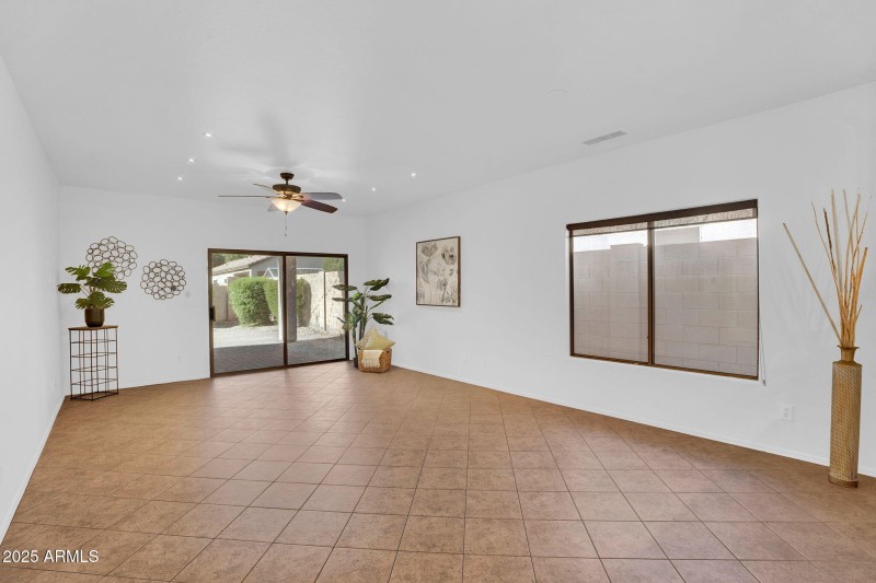 4-web-or-mls-10154 E Kilarea - 5