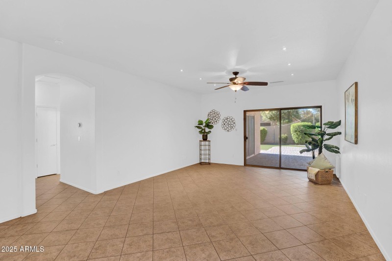 5-web-or-mls-10154 E Kilarea - 6