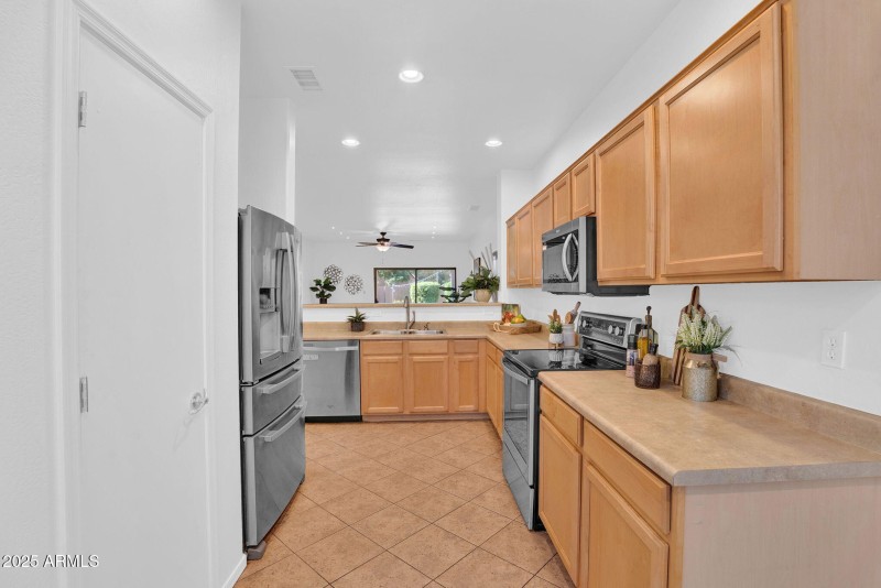 8-web-or-mls-10154 E Kilarea - 8