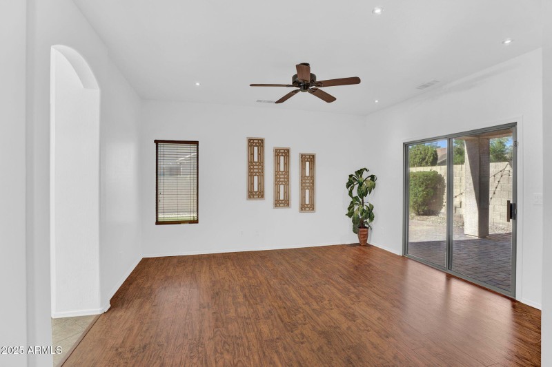 15-web-or-mls-10154 E Kilarea - 13