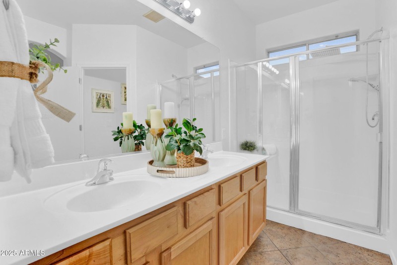 17-web-or-mls-10154 E Kilarea - 17