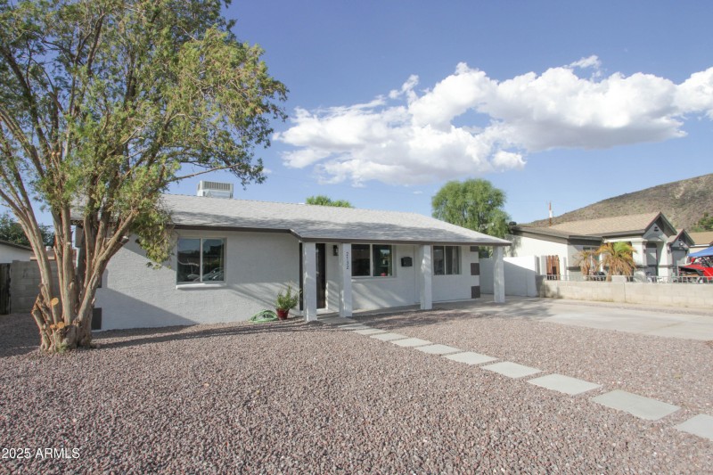 2132 W Poinsettia Dr-3