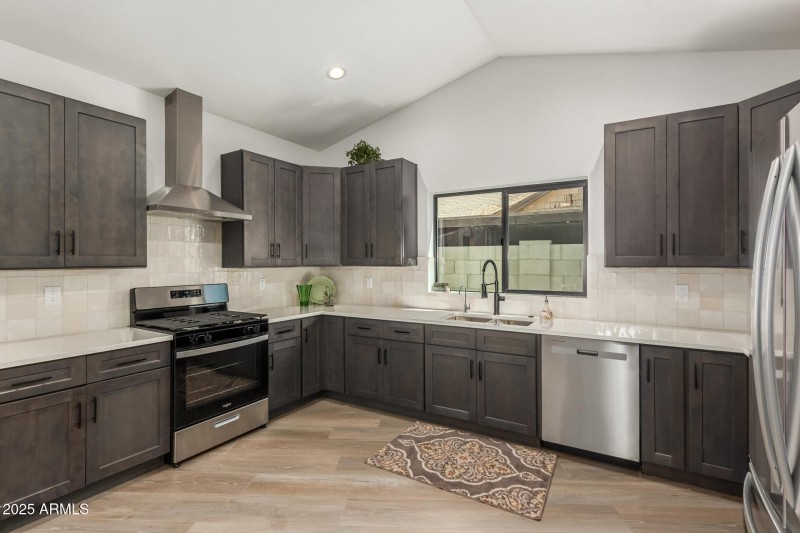 Light Quartz Counters