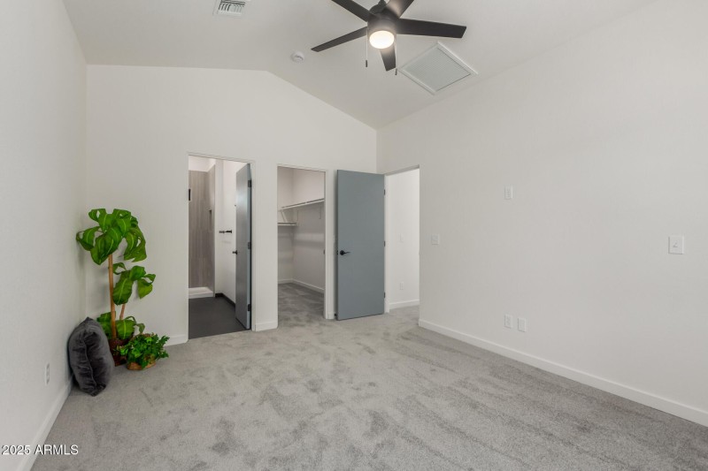 Main Bdrm Bath & Closet