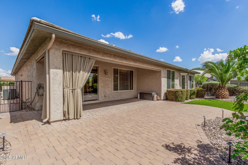 Large Covered Patio Space!