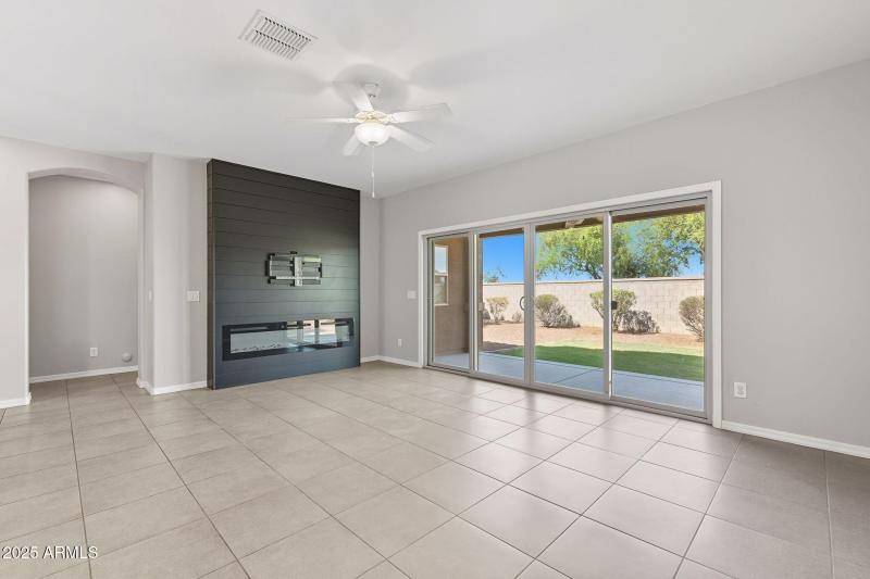 15-web-or-mls-Tulip-15