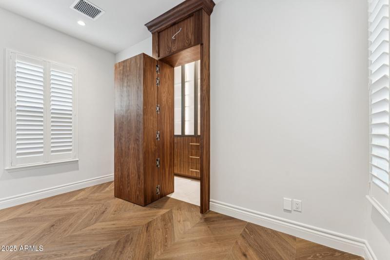 051-casita-hidden-entry