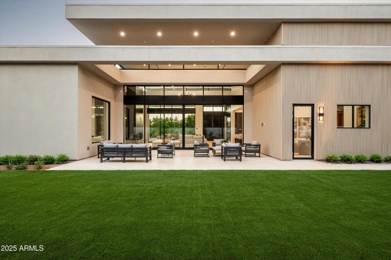 09-6535 N 40th Place-94