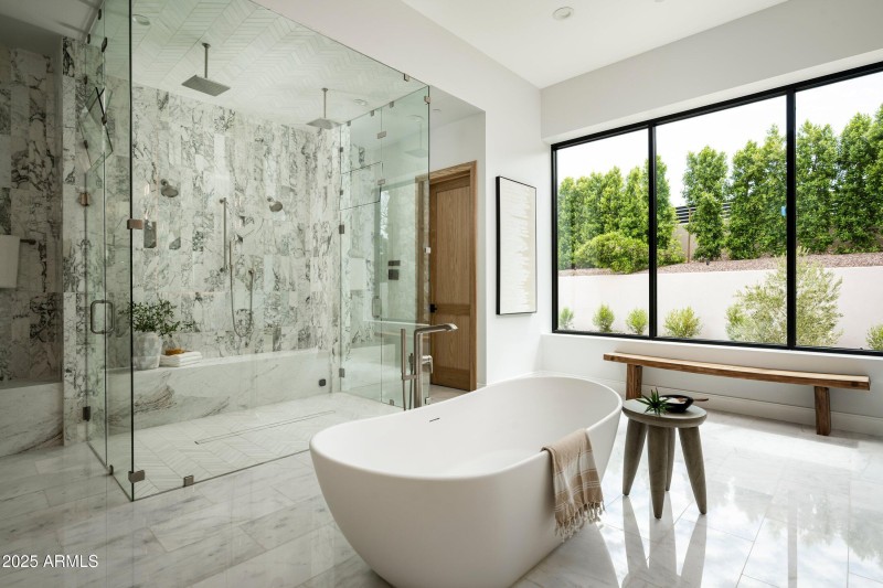 6535 N 40th Place-42