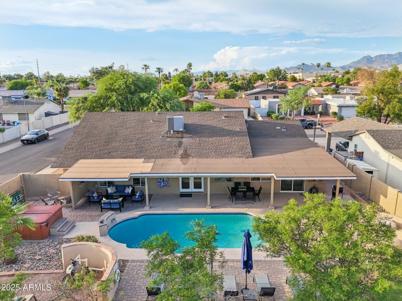 60-web-or-mls-E Altadena Ave-060